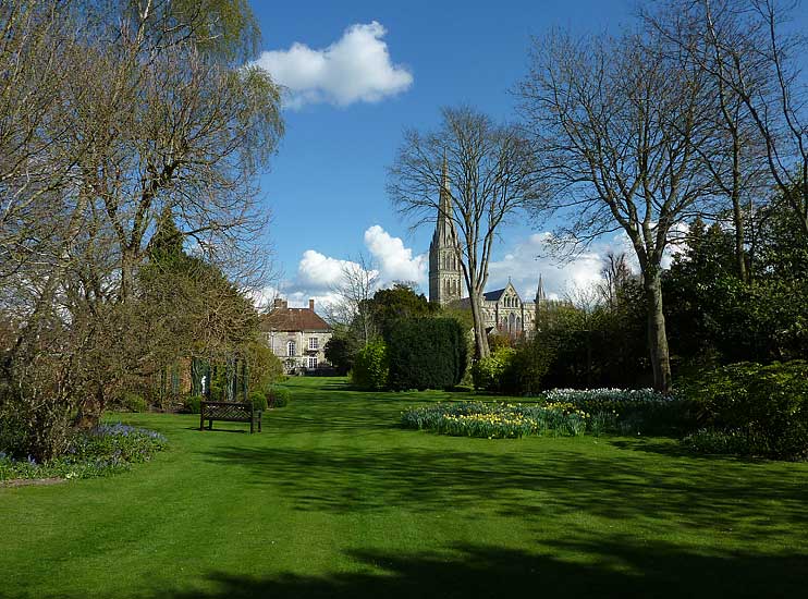 Arundells, garden view ofSalisbury cathedral
